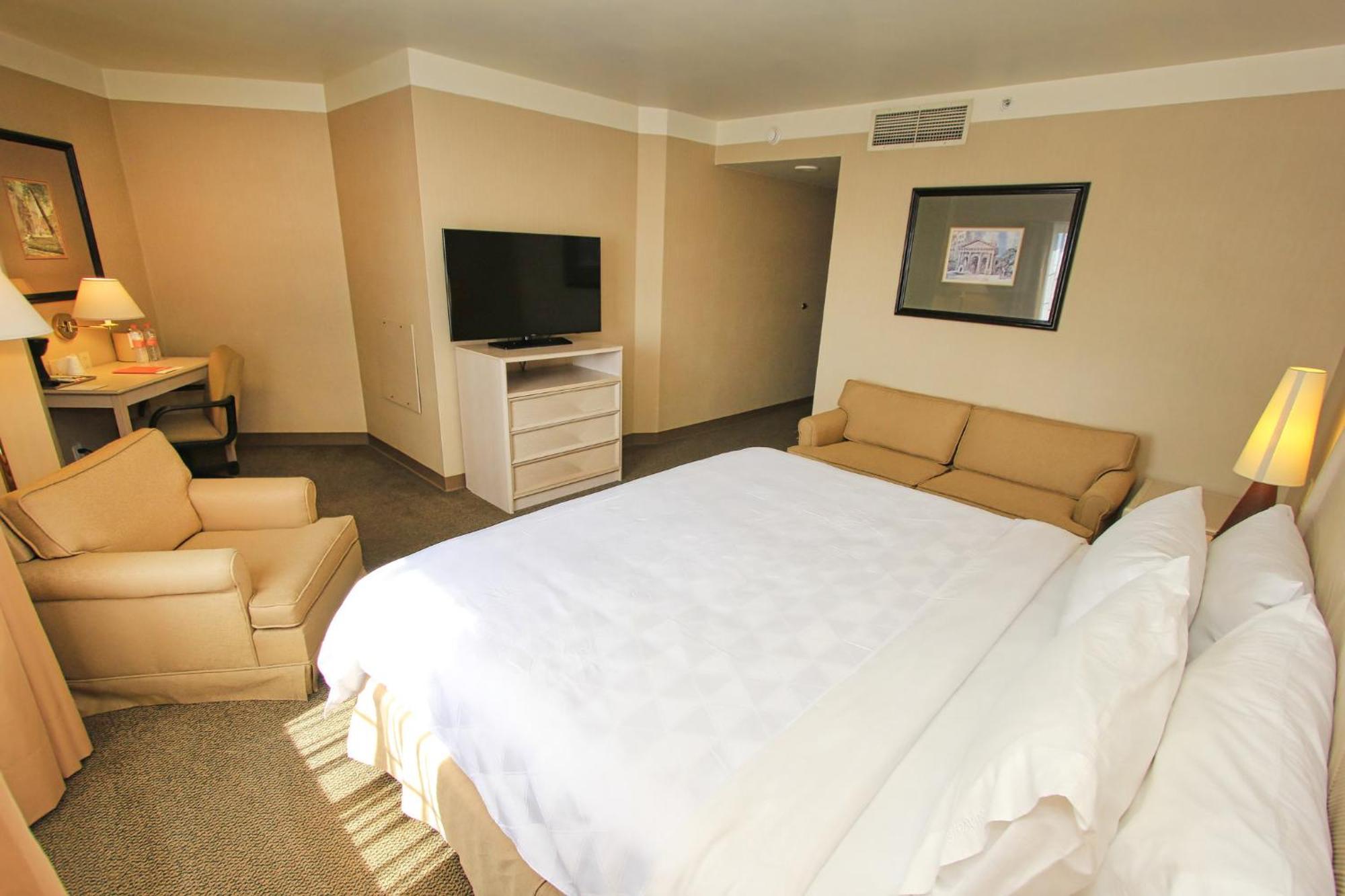 Holiday Inn Leon-Convention Center By Ihg Exterior photo